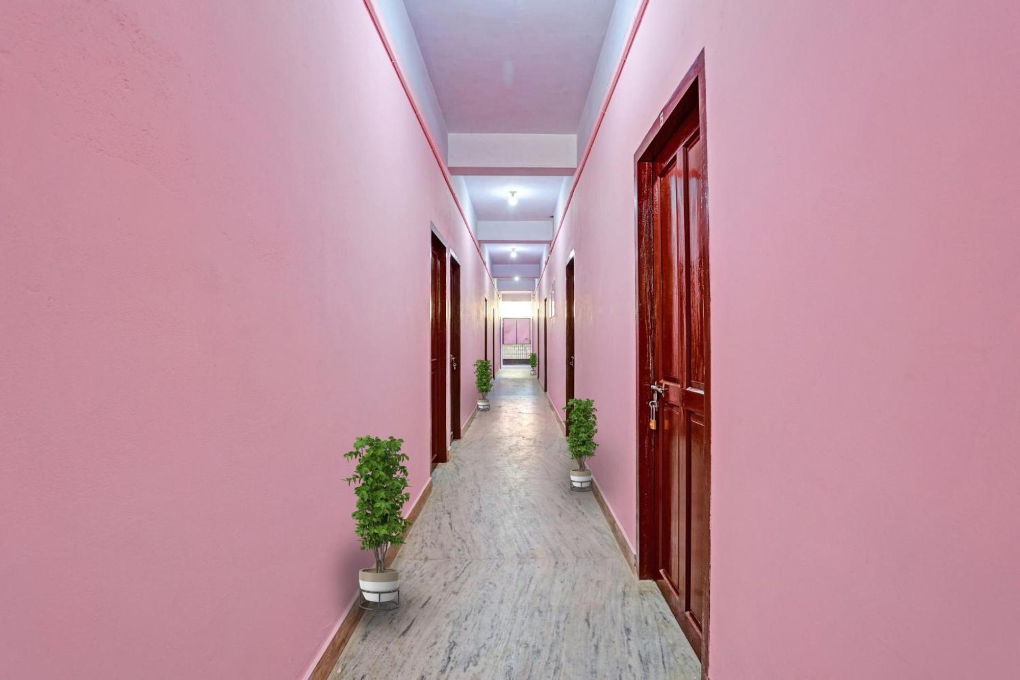 Super Hotel O Bevis Kazhakuttam Екстер'єр фото